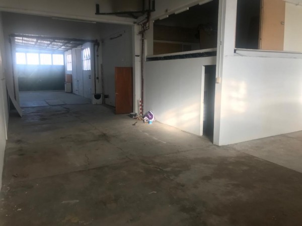 OPORTUNIDAD Galpón con oficinas 