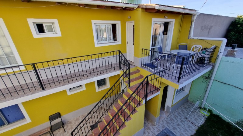 CASA 2 DORMITORIOS + COMPLEJO DE 4 DEPARTAMENTOS