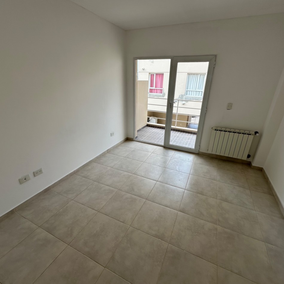 DUPLEX 2 DORMITORIOS CON PATIO Y TERRAZA