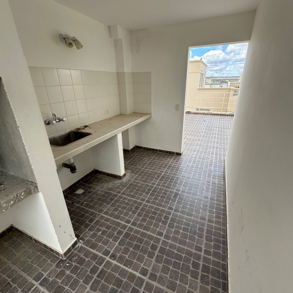 DUPLEX 2 DORMITORIOS CON PATIO Y TERRAZA