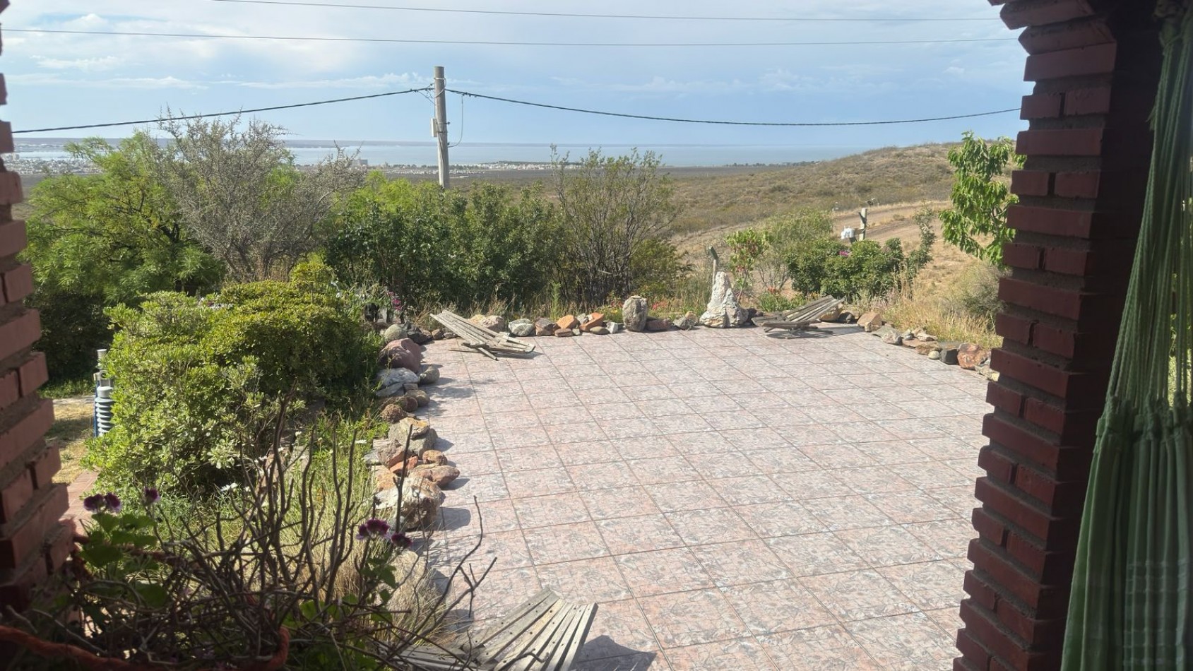CASA 3 DORMITORIOS CON VISTA PANORAMICA A LA CIUDAD
