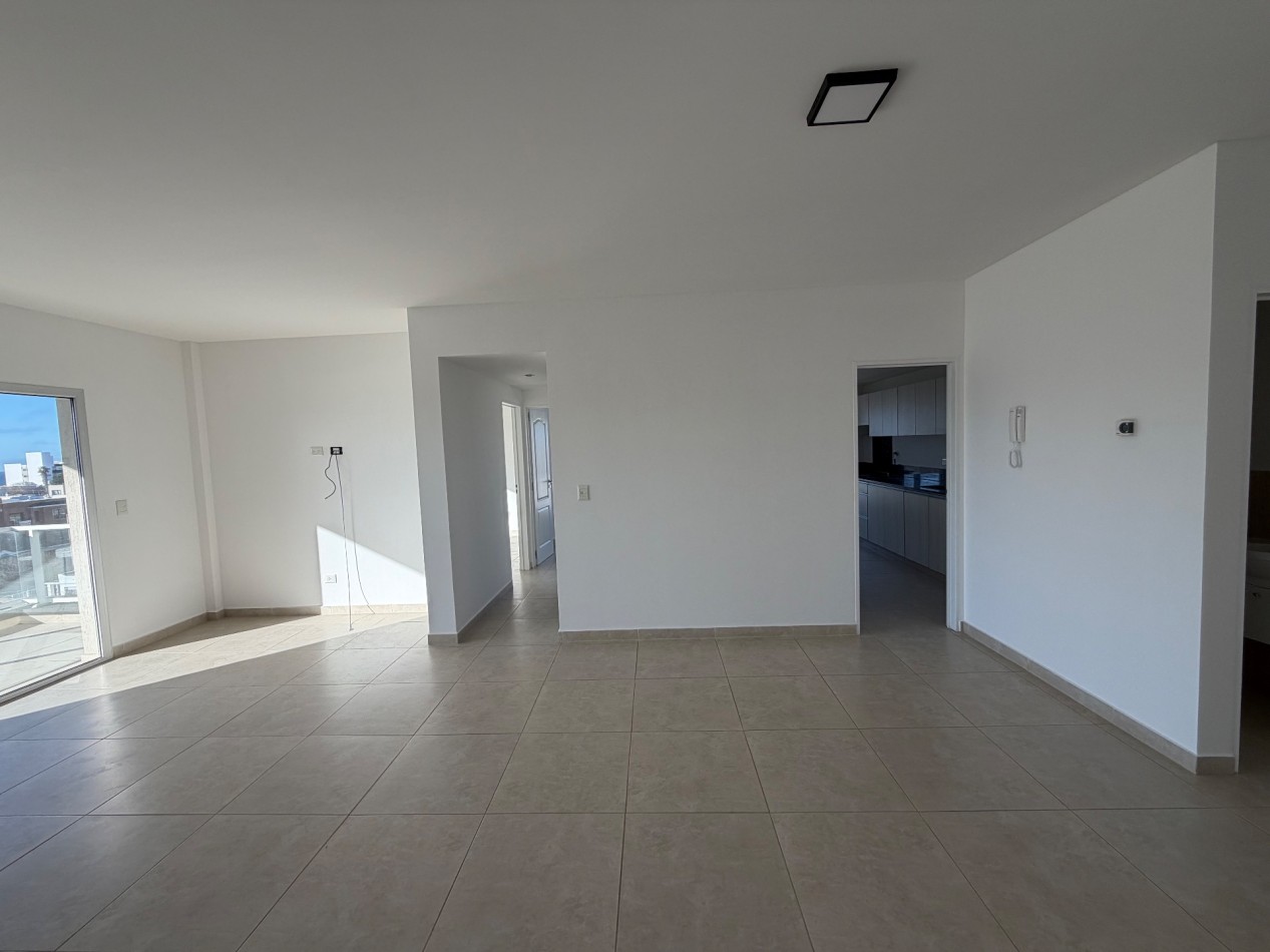 DEPARTAMENTO DE 2 DORMITORIOS CON COCHERA 