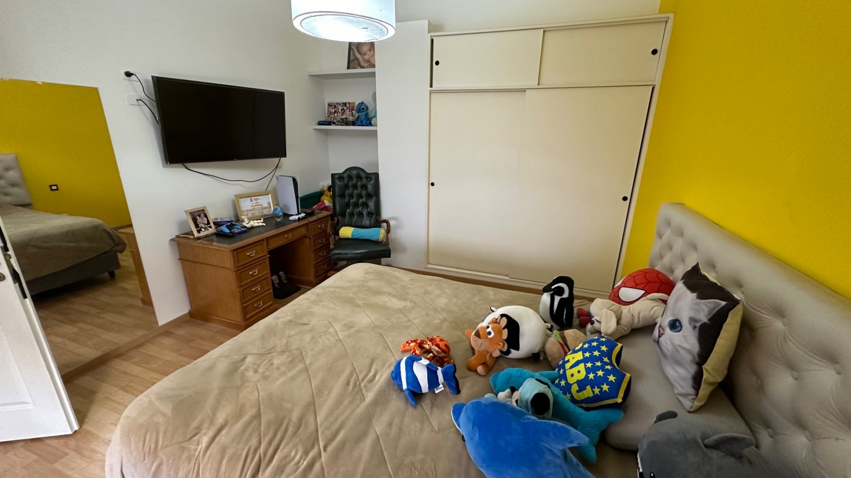 CASA 4 DORMITORIOS CON PISCINA CUBIERTA Y COCHERA 