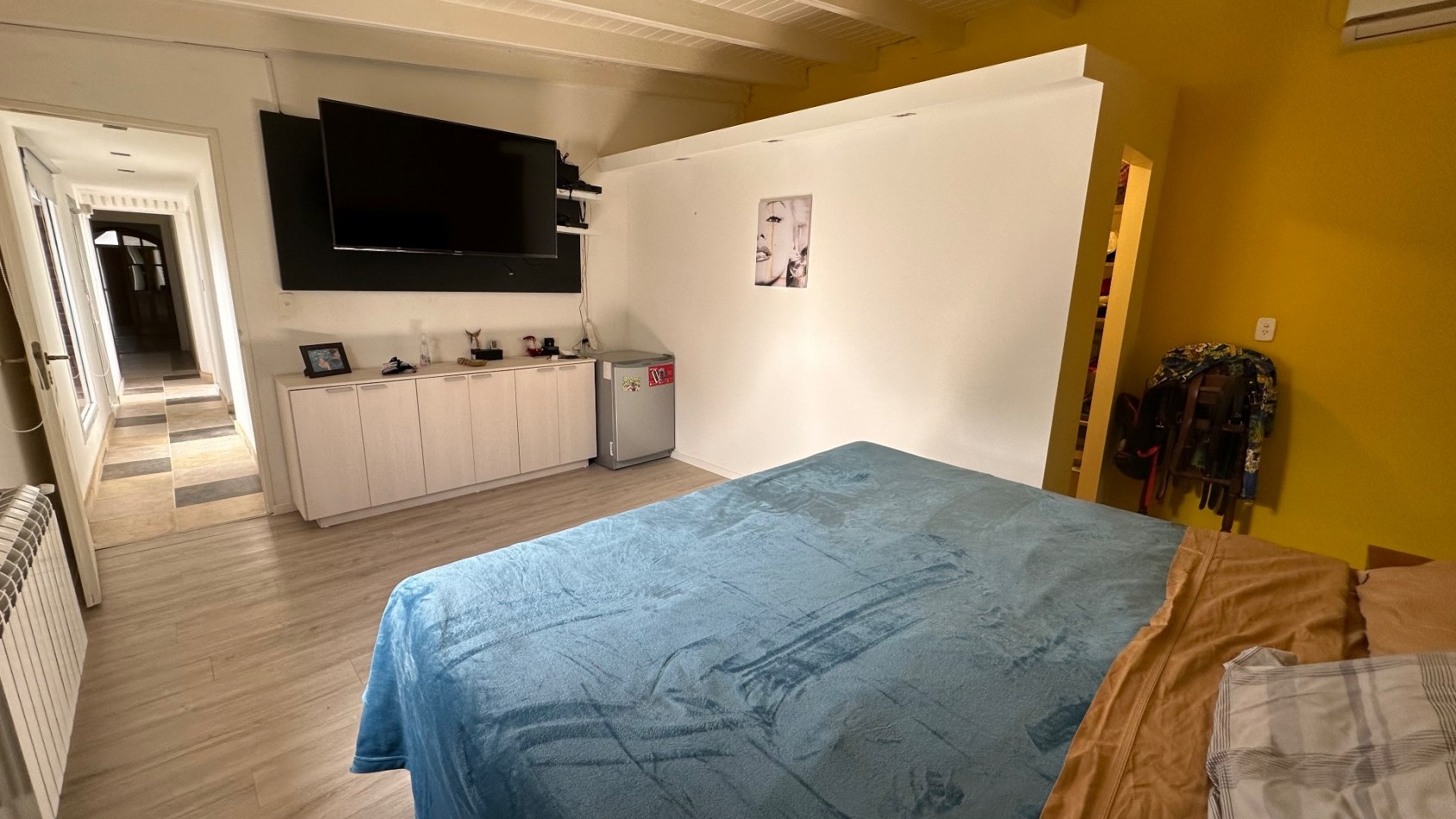 CASA 4 DORMITORIOS CON PISCINA CUBIERTA Y COCHERA 