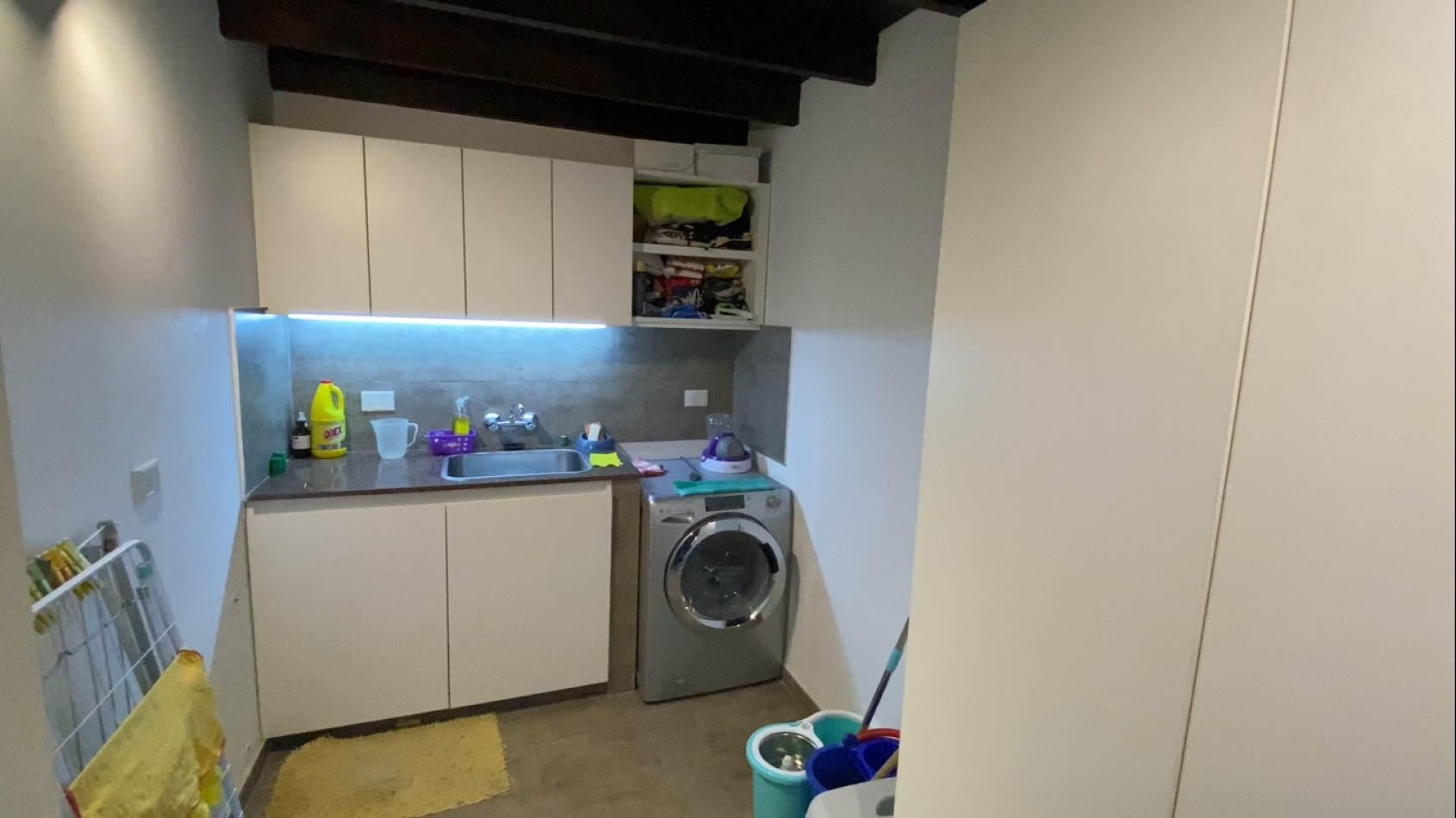 CASA 4 DORMITORIOS CON PISCINA CUBIERTA Y COCHERA 