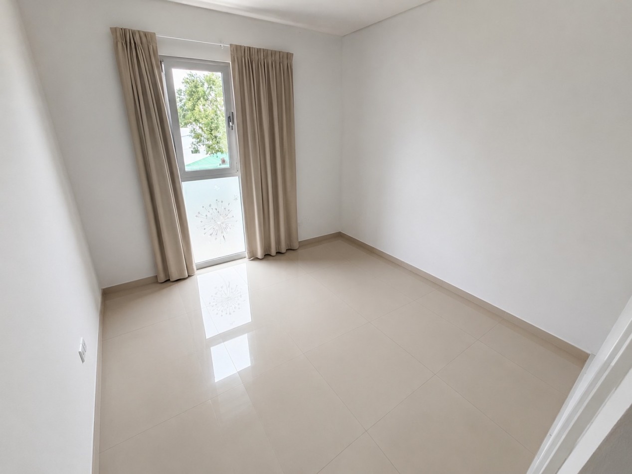 DEPARTAMENTO DE 2 DORMITORIOS CON COCHERA A METROS DEL MAR