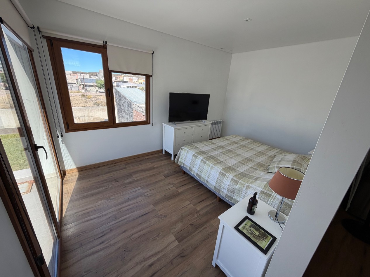 CASA DE CATEGORIA DE 3 DORMITORIOS CON PATIO Y PILETA