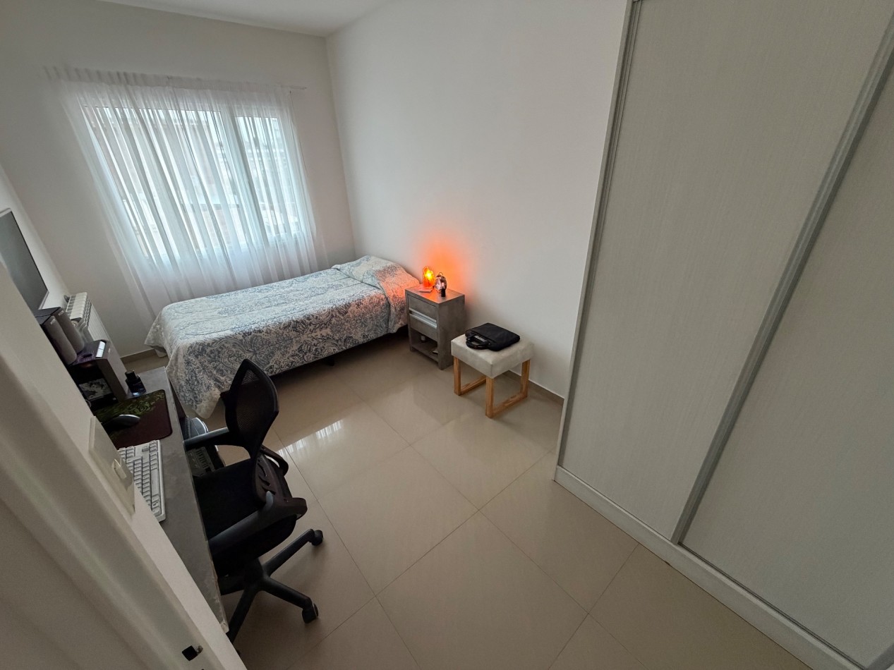 DUPLEX 3 DORMITORIOS CON COCHERA Y PATIO