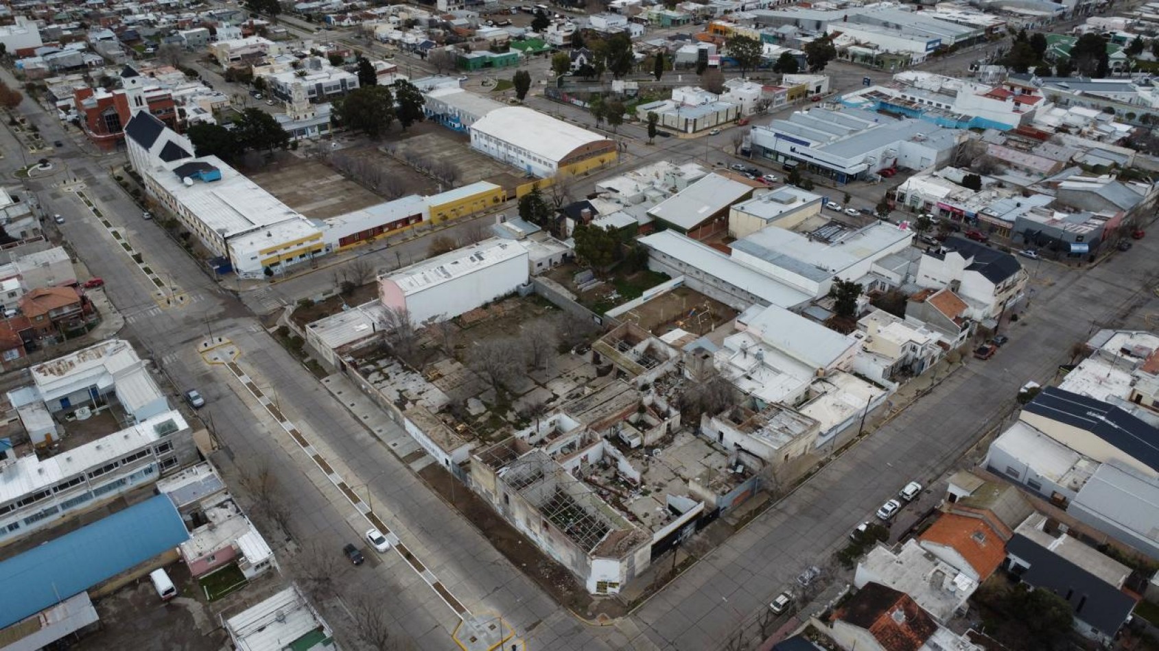 PREDIO ESTRATEGICO EN RAWSON- IDEAL PARA INVERSORES - 3600m2