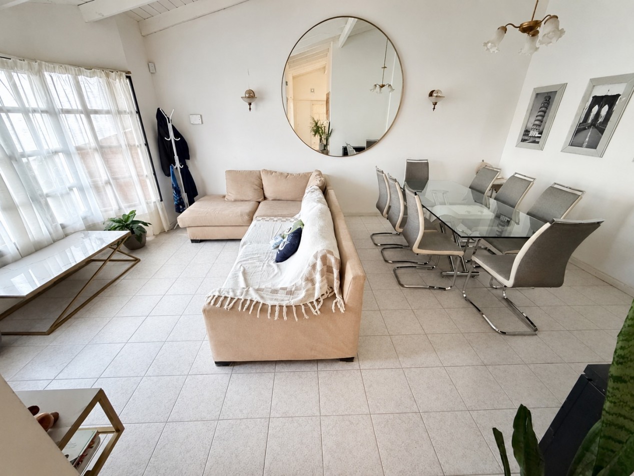 CASA DE 2 DORMITORIOS CON PATIO Y PILETA EN BARRIO SUR