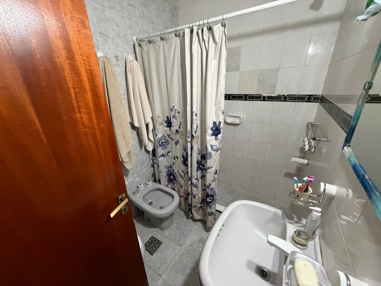 CASA DE 2 DORMITORIOS CON PATIO Y PILETA EN BARRIO SUR