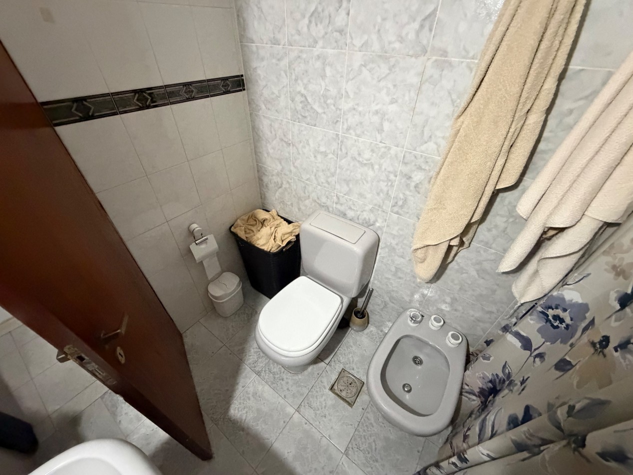 CASA DE 2 DORMITORIOS CON PATIO Y PILETA EN BARRIO SUR
