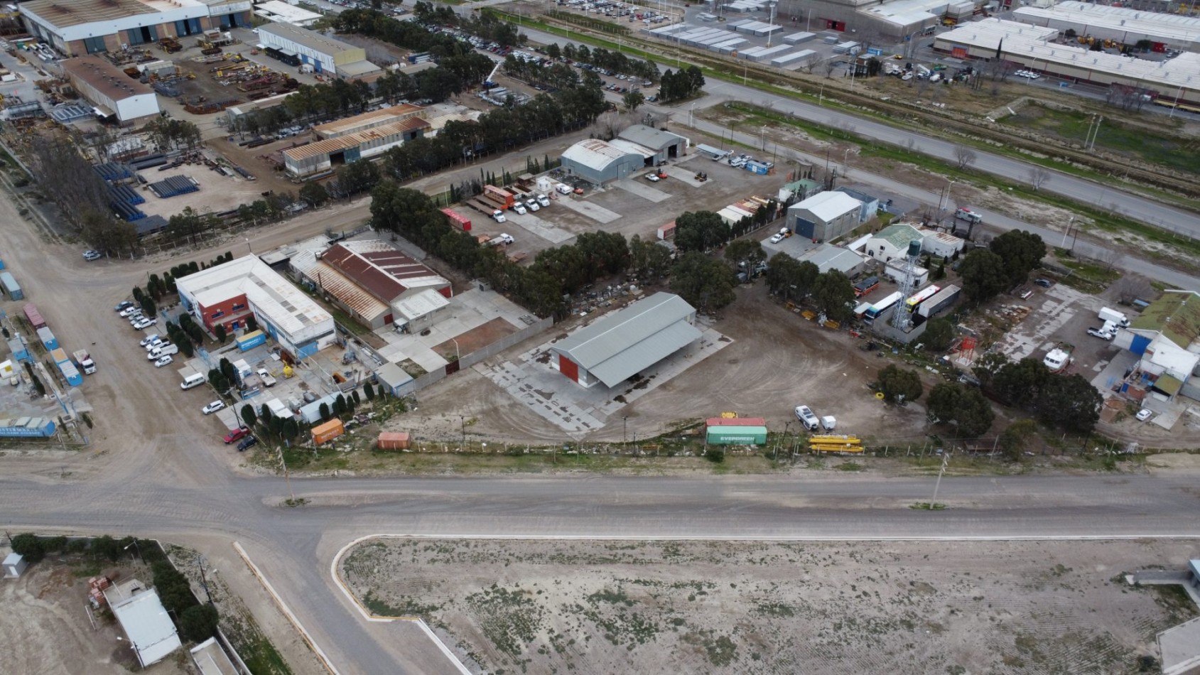 PREDIO EN PARQUE INDUSTRIAL CON GALPON DE 430M2