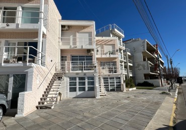 HERMOSO TRIPLEX FRENTE AL MAR - 3 DORM