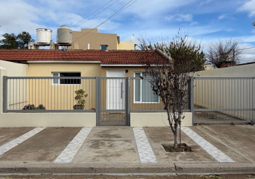 CASA 2 DORMITORIOS CON PATIO Y QUNCHO